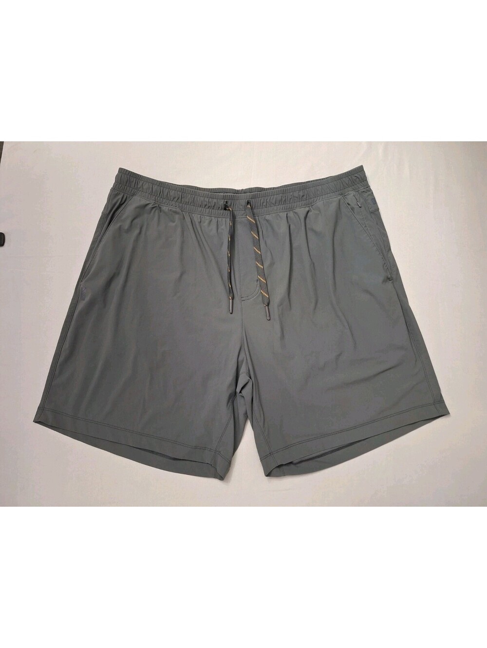 RHONE Pursuit Shorts XXL - 7” inseam, Charcoal Gray lined (Excellent Condition)